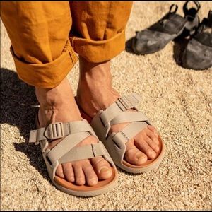 Chaco Chillos Slides